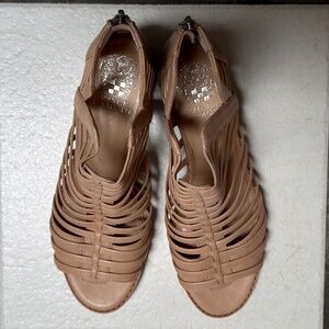 $69 Vince Camuto Revey Sandals Gladiator style Ankle zip Open toe wedge heel 8M